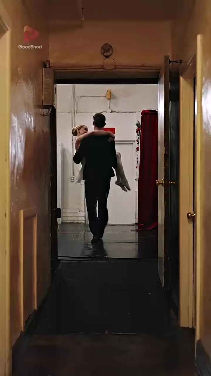 Swan Queen Dancing Back into His Arms - Episode 34