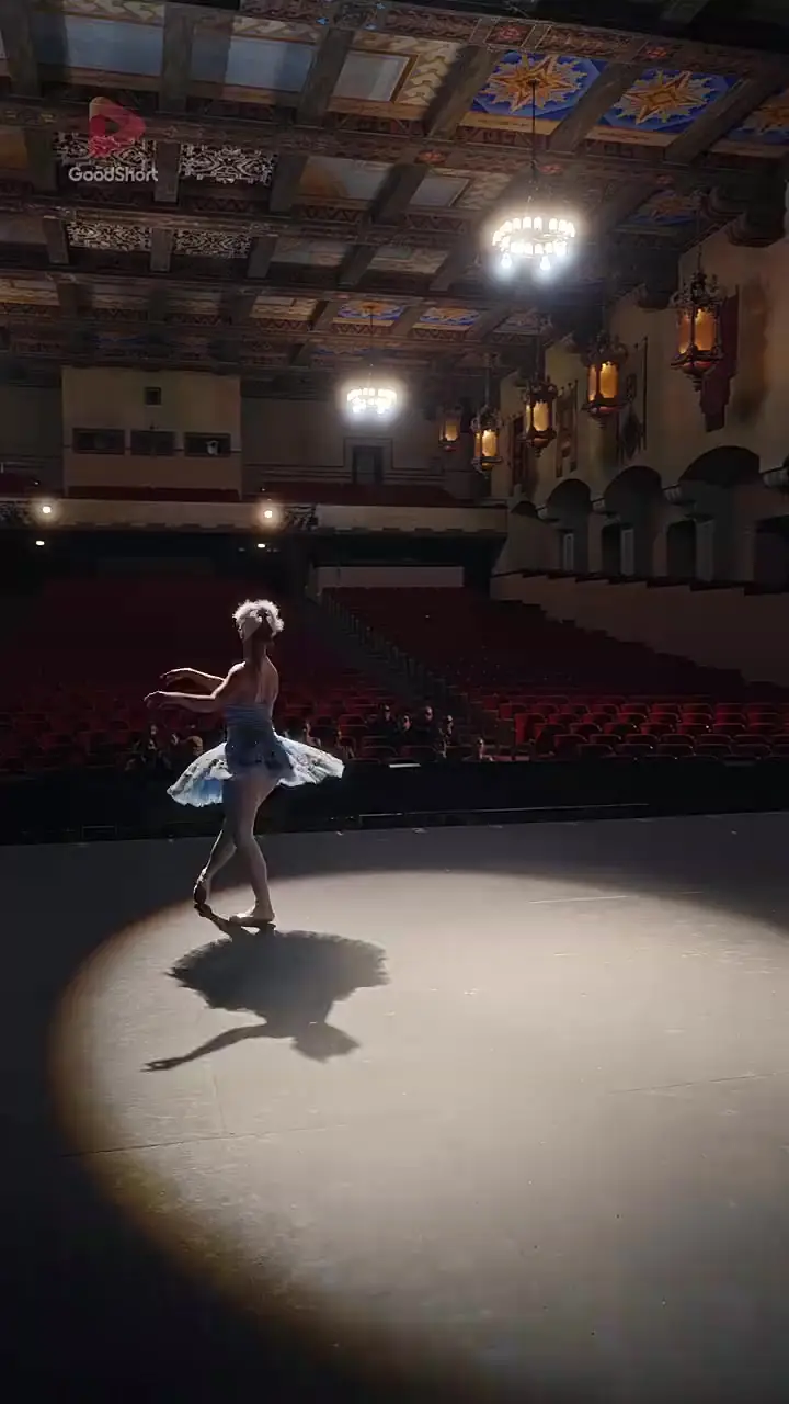 Swan Queen Dancing Back into His Arms - Episode 12