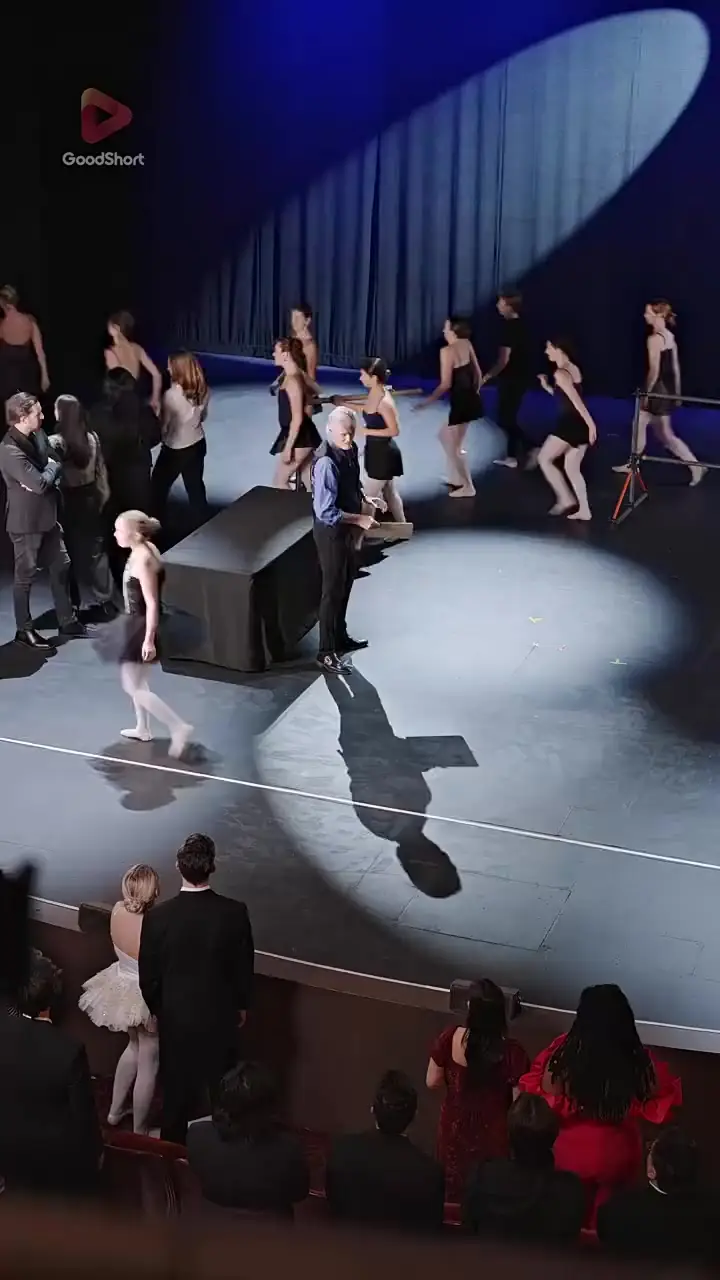 Episode 33 - Swan Queen Dancing Back into His Arms