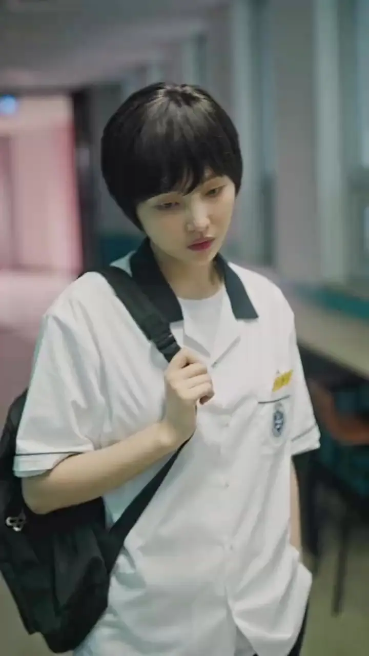 Gang Girl Goes to Boy's High School - Episode 25